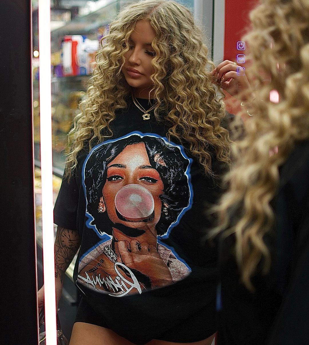 RIHANNA BUBBLEGUM TEE (Double)