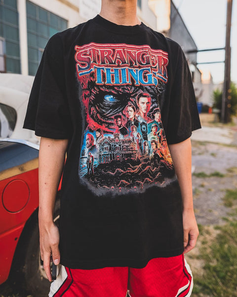人気のファッションブランド！ ストレンジャーシングス Tシャツ （レア！STRANGER THINGS その他
